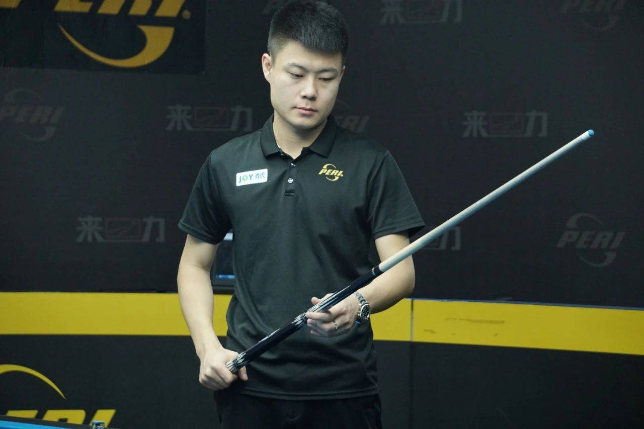 在压力下的 在压力下的