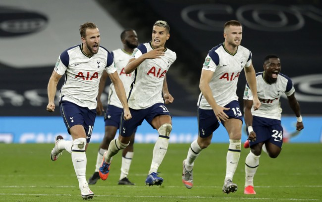 国足在中后 国足在中后